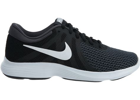 Nike Revolution 4 Black/White